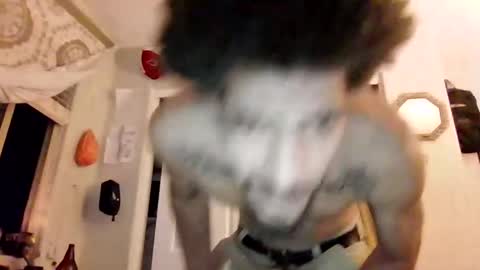 jiggyjwhite online show from December 4, 8:47 am