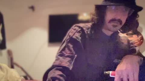 Jigz1986 online show from April 19, 11:29 pm