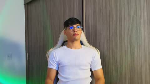 Jimmy Leeh online show from December 2, 4:42 am