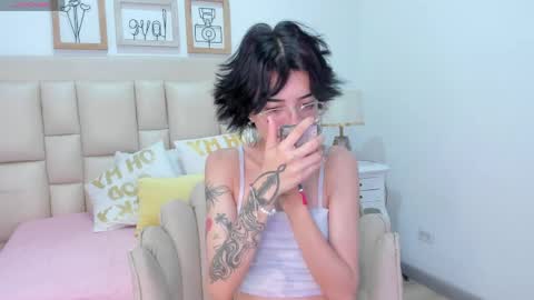 jinx blue  online show from April 18, 3:30 am