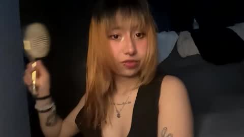 Minaa  online show from March 21, 3:45 am