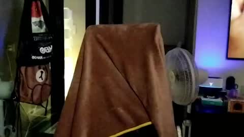 jj_jayjayq online show from April 19, 7:09 am