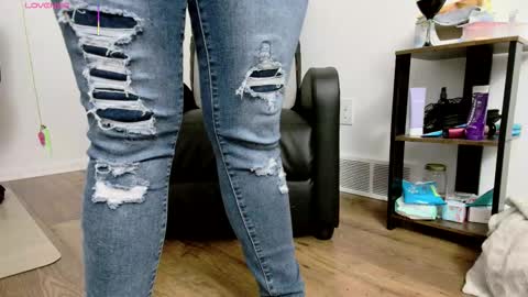 Nicole  Allen online show from February 19, 12:10 am