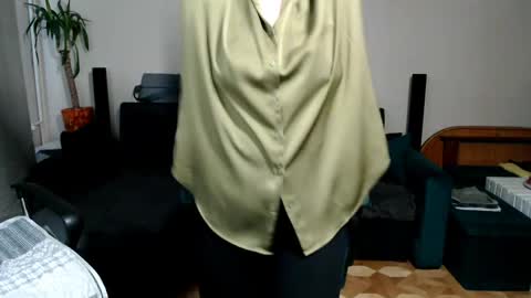 Joanna and Greg online show from March 26, 11:37 am