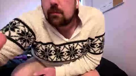 joejoe329 online show from October 25, 8:42 pm