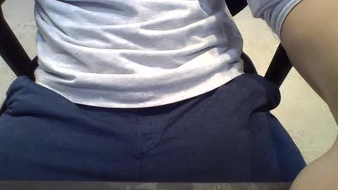 Snapshot of joejoe_1985 chatting on January 2, 10:44 pm joejoe_1985 online show from January 2, 10:44 pm