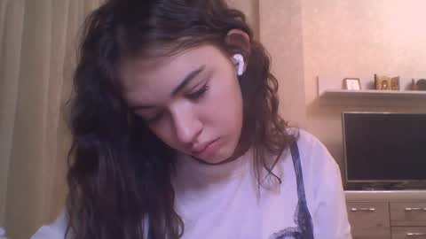 Jennifer online show from November 19, 5:45 pm