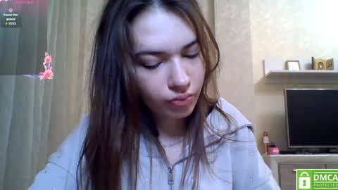 Jennifer online show from March 31, 7:03 pm