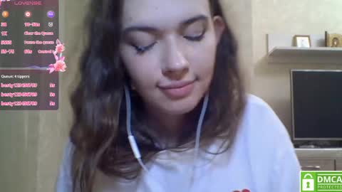 Jennifer online show from April 21, 1:42 am