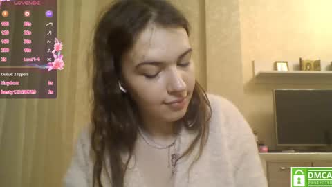 Jennifer online show from April 21, 5:53 pm