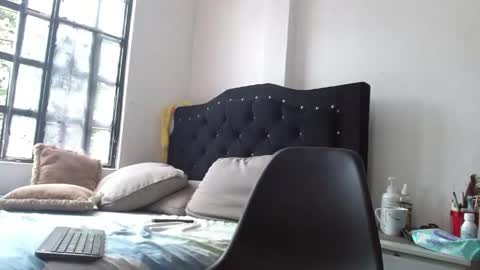 johan online show from April 23, 5:58 pm