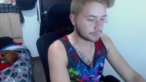 Snapshot of johanleonsweetboy chatting on October 7, 9:11 pm JOHAN independient model online show from October 7, 9:11 pm