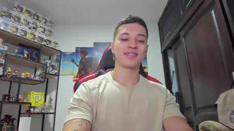 Snapshot of john_s117 chatting on December 20, 1:14 am JOHN online show from December 20, 1:14 am