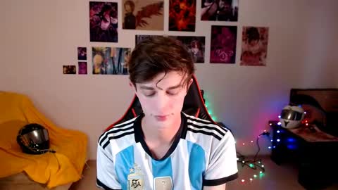 john_winx online show from April 2, 2:02 pm