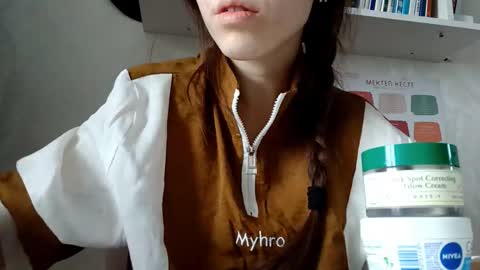 Molly online show from December 20, 5:36 am