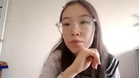 Molly online show from December 2, 6:45 am