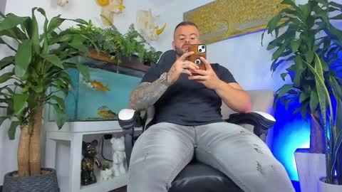 JOHNNY online show from April 12, 12:47 am