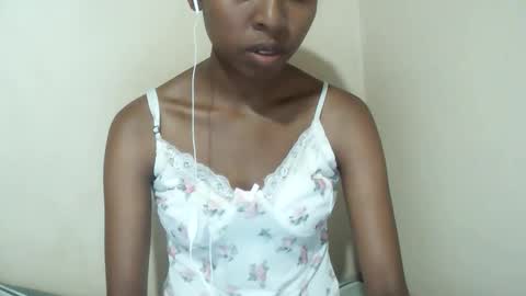 joliekah27 online show from March 22, 8:29 am