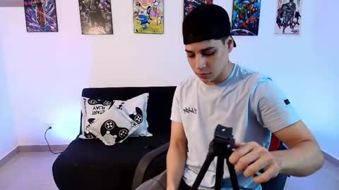 Instagram jonathanfit14 online show from April 23, 11:50 pm