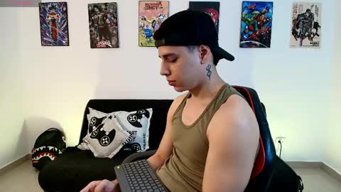 Instagram jonathanfit14 online show from April 21, 1:42 am