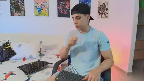 Instagram jonathanfit14 online show from April 8, 8:56 pm