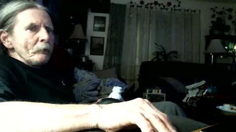 Jonelvis123456 online show from April 16, 8:47 am