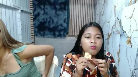 jonna2568 online show from December 18, 4:57 pm