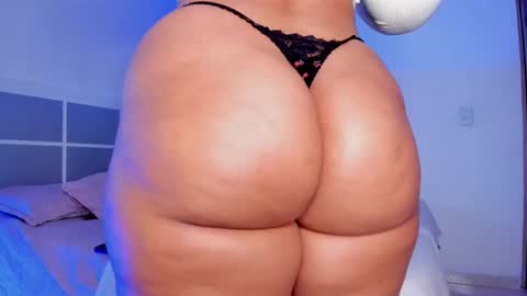 Snapshot of jonsonclarisaa chatting on February 25, 10:48 am Eilivbr online show from February 25, 10:48 am