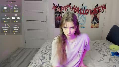 Snapshot of jorroger chatting on October 27, 9:37 pm Mila online show from October 27, 9:37 pm