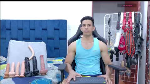 jose_rumbero91 online show from April 21, 2:51 am