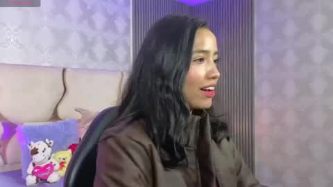 Joselyn  online show from May 10, 3:35 am
