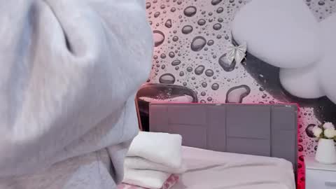 Josephine online show from April 17, 12:18 pm