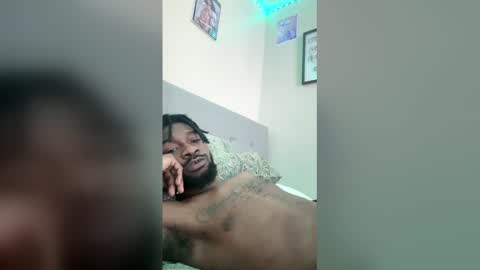 josephlongwat29 online show from April 30, 1:05 pm
