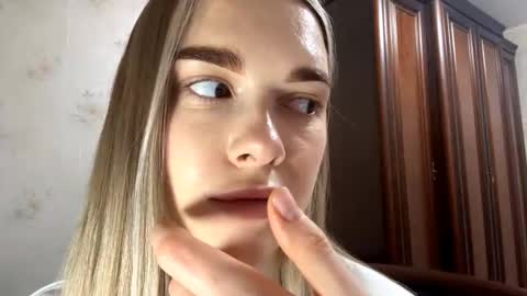 Anessa online show from December 20, 2:46 pm