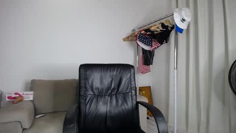 josezaens_ online show from October 8, 10:05 pm