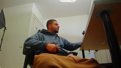 JoshKnight online show from October 7, 5:14 am