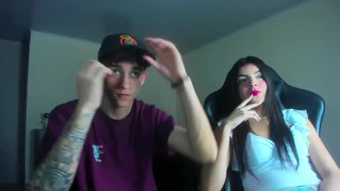 Josh And Karely online show from May 18, 12:42 am