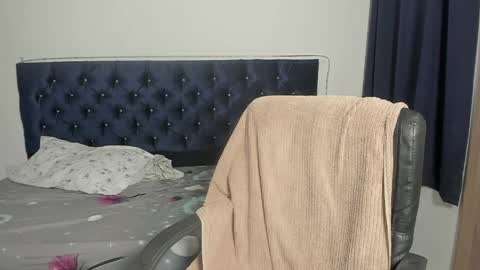 josy online show from May 5, 3:57 am