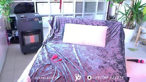 josyblack online show from December 25, 1:30 pm