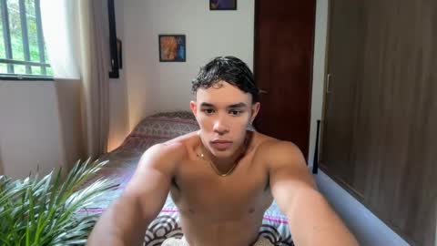Im Jouliano online show from June 1, 9:16 pm