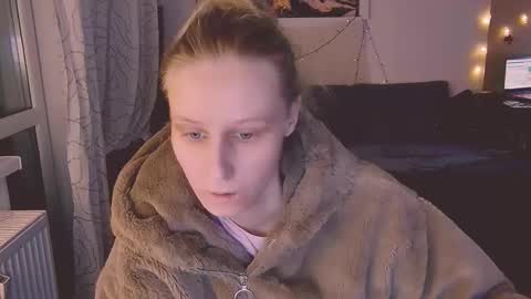 Snapshot of joy_keys chatting on February 18, 4:03 pm joy_keys online show from February 18, 4:03 pm