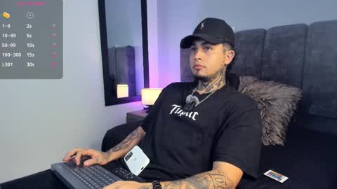 juan_alvarez18 online show from January 16, 5:16 am