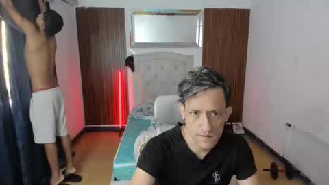 juan_and_luke online show from April 14, 12:19 pm