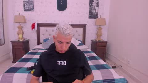 J U A N   L O V E R S online show from December 6, 12:33 pm