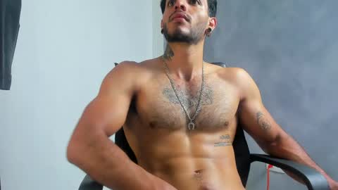 Juan Esteban online show from April 26, 3:09 pm
