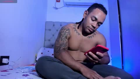 independent model online show from November 19, 11:58 pm