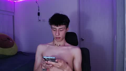 juanmres online show from April 3, 9:00 pm