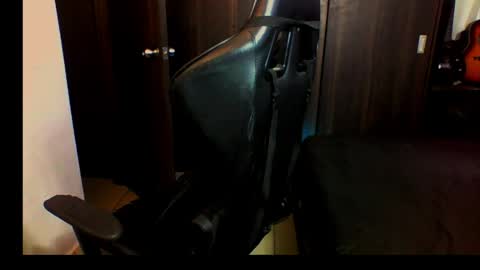 juanpt69 online show from April 22, 7:10 pm