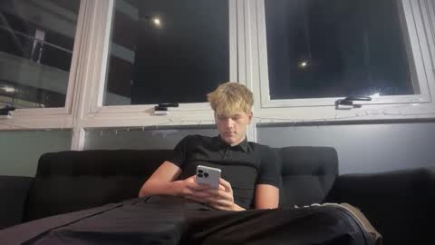 juanswaga online show from April 9, 11:43 pm