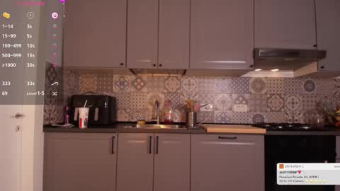 Juicy online show from February 5, 7:17 pm